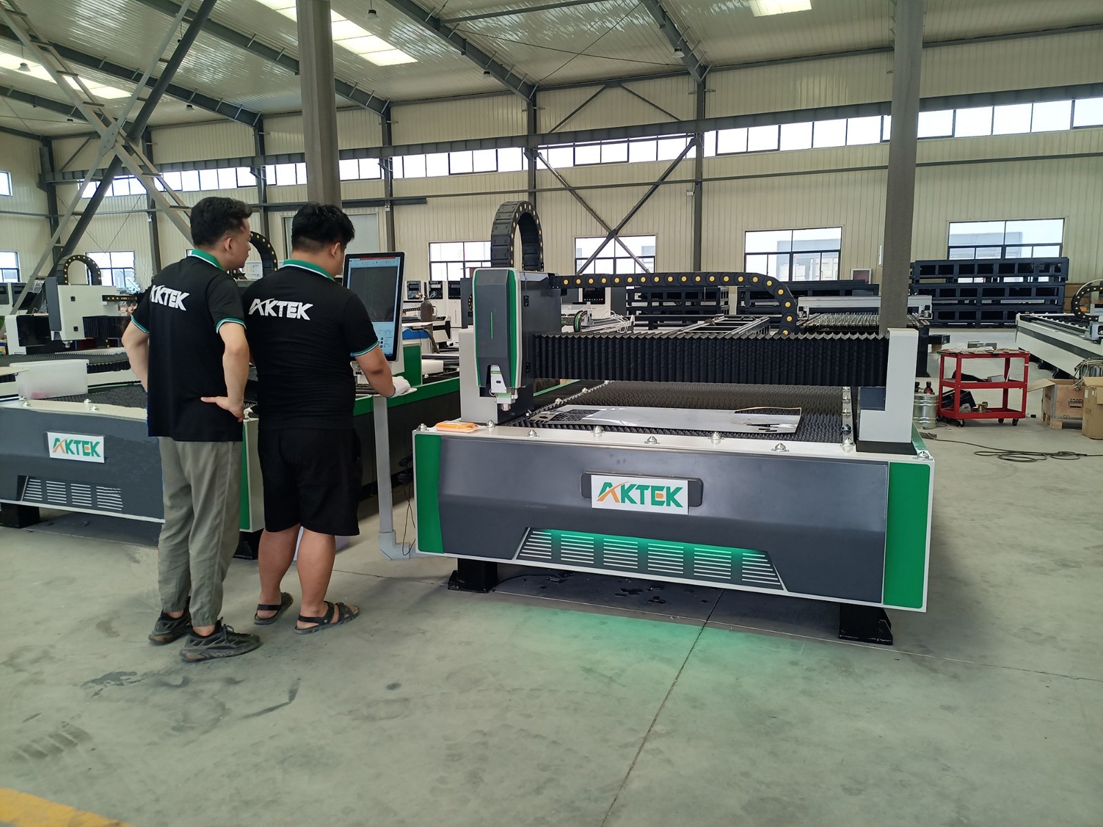 CNC Fiber Laser Cutting Machine on Metal Stainless Steel 1530 Model China Factory Price
